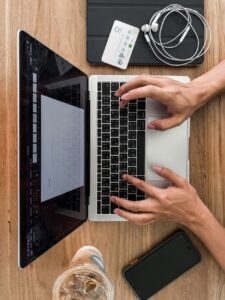 Internet w podróży: eSIM czy lokalna karta SIM w Tajlandii i Meksyku?